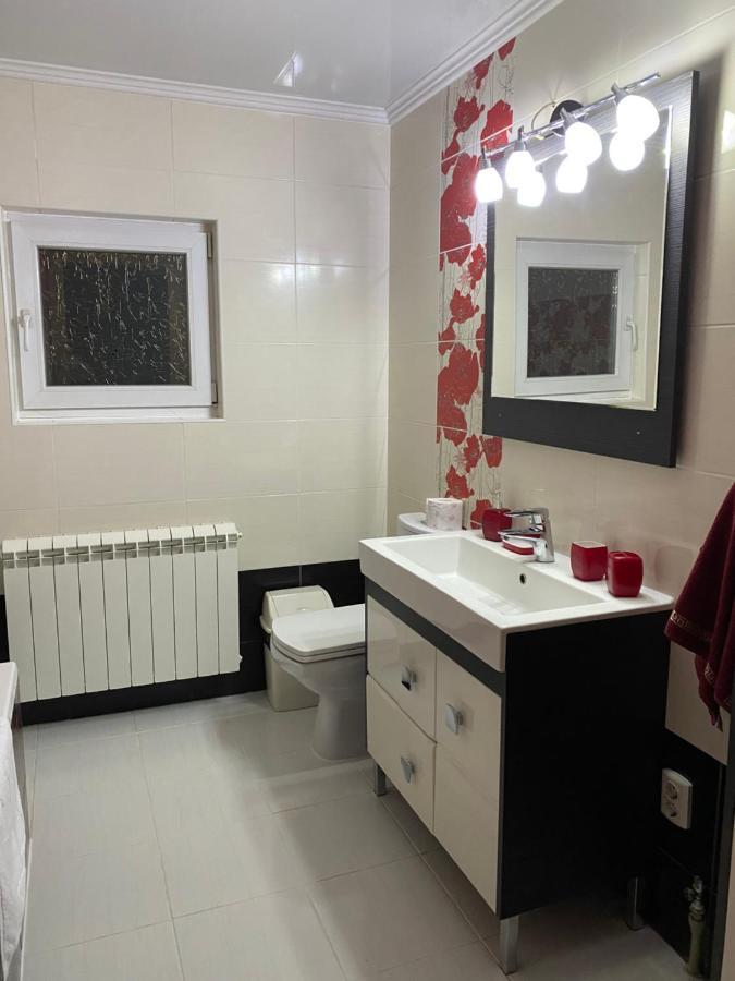 два леви Holiday home Slavske